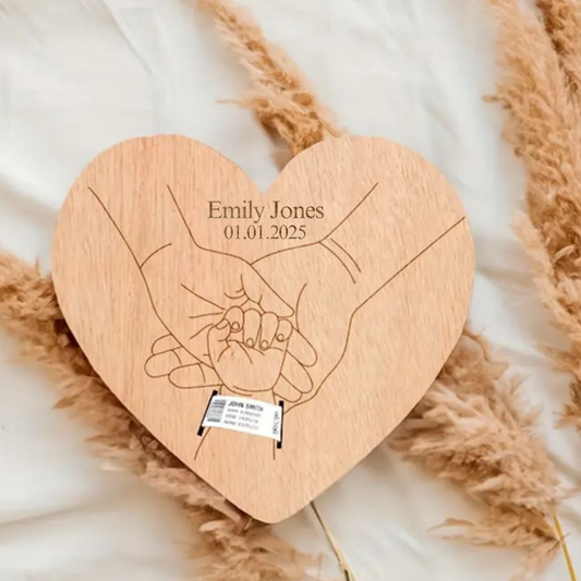 Personalised Engraved Heart-Shaped Wooden Newborn Bracelet Holder